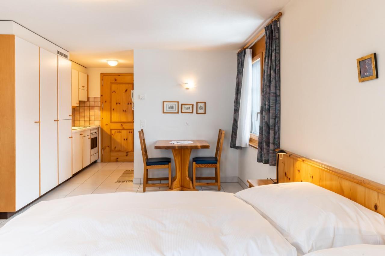 Haus Zer Weidu Lejlighed Zermatt Eksteriør billede